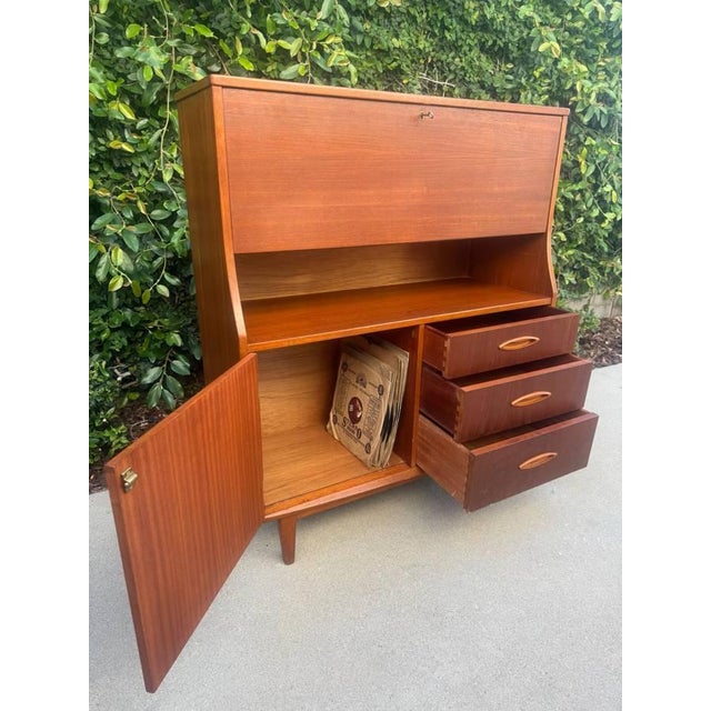Jentique Mid Century Modern Jentique Secretary/ Writing Desk/ Bureau 1960s For Sale - Image 4 of 11