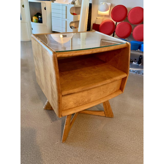 1950s 50s Heywood Wakefield M-778 Sculptura Nightstand Side Table Birch Champagne Finish For Sale - Image 5 of 16
