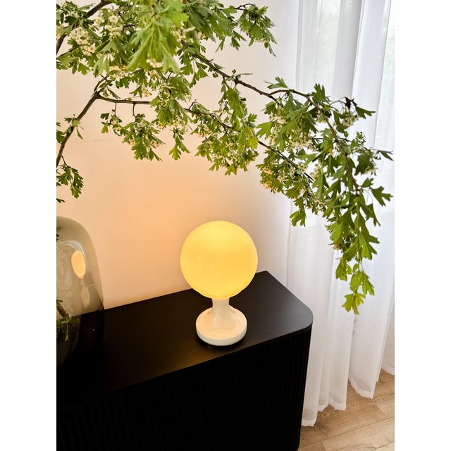 White Opaline Glass Table Lamps by Štěpán Tabery for Opp Jihlava, Czechoslovakia, 1960s, Set of 2 For Sale - Image 4 of 18