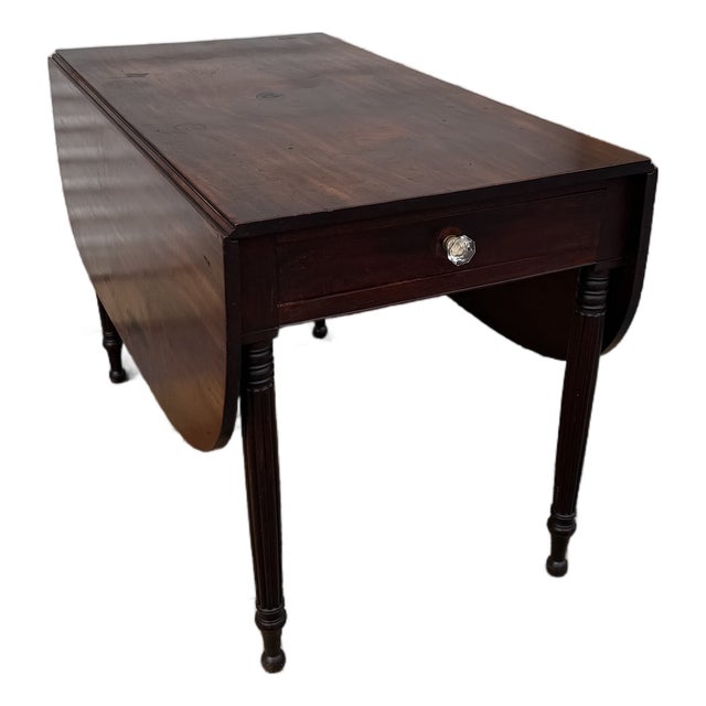 A Very Nice Antique Philadelphia Mahogany Sheraton Drop-Leaf Breakfast Table, Circa 1810 For Sale