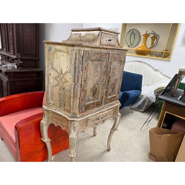18th Century Venetian Baroque Silver Giltwood Cabinet For Sale - Image 15 of 17