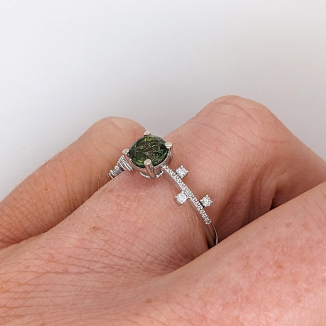 Round Green Tourmaline Ring With Diamond Accents: Solid 14k White Gold, 5.5mm, Size 6.75 For Sale - Image 4 of 9