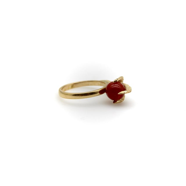 Vintage 18k Gold Sardinian Red Coral Bead and Claw Ring Size 7 For Sale In Los Angeles - Image 6 of 8