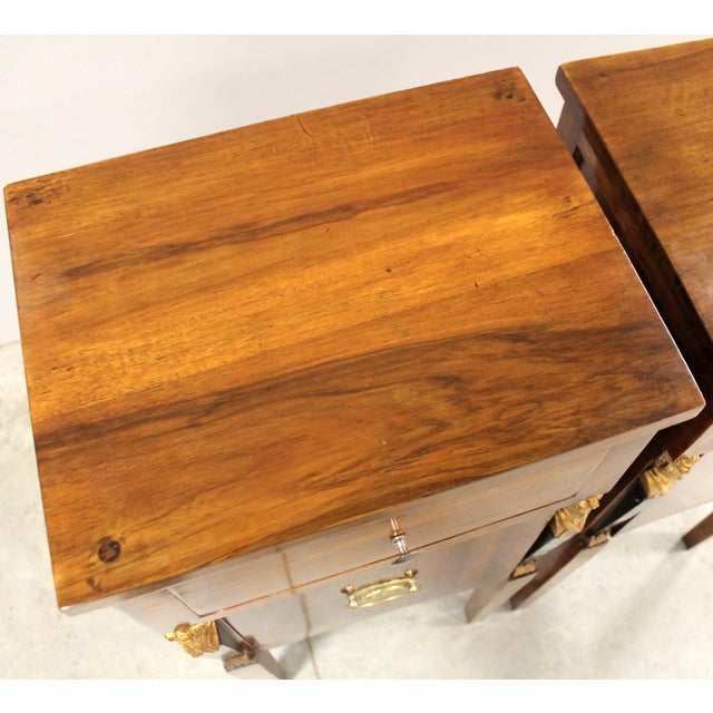 Italian Directoire Bedside Tables in Walnut, 1790s, Set of 2 For Sale - Image 10 of 14