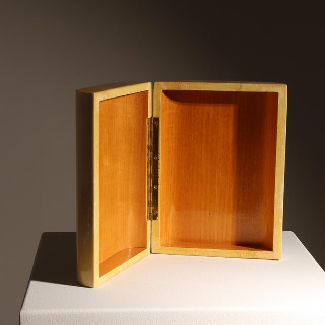 Lacquered Goatskin Parchment Box by Aldo Tura, Italy, 1970s For Sale - Image 11 of 14