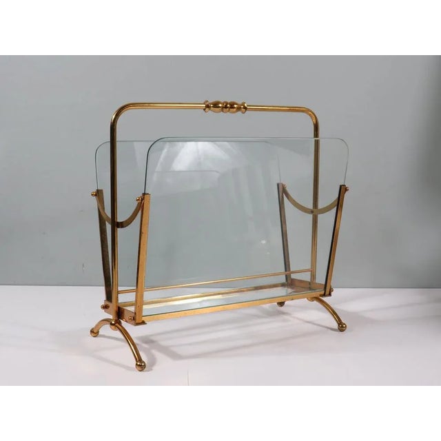 Mid-Century Modern Magazine Rack in Brass and Glass, Italy, 1950s-1960s For Sale - Image 3 of 7