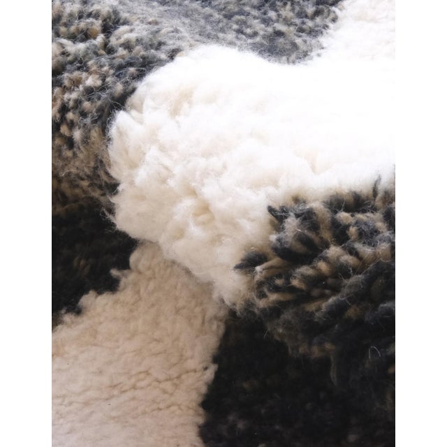 Moroccan Contemporary Wool Rug - 8.3 X 5.8 Ft For Sale - Image 4 of 10