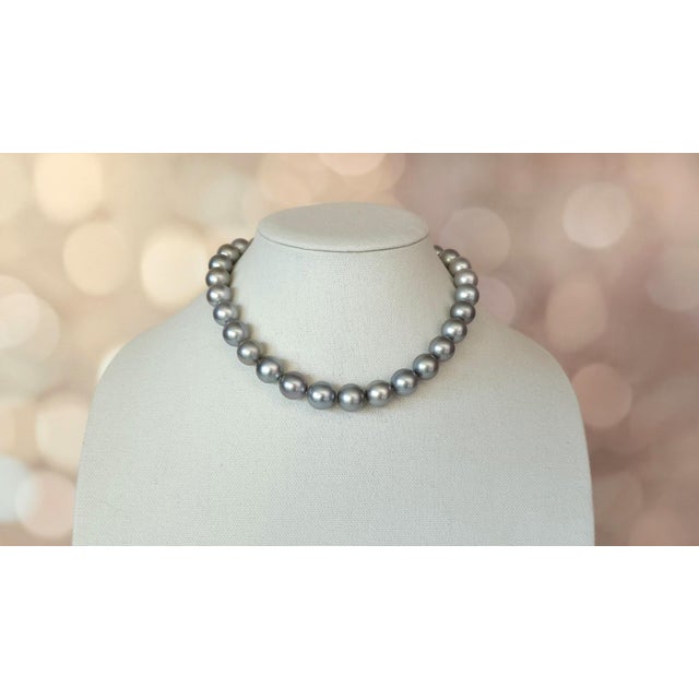 Early 21st Century Tahitian Black Pearl Necklace, South Sea Pearls, 14k White Gold Clasp, 17" For Sale - Image 5 of 14