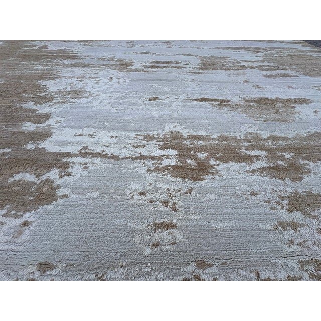 Rh Kasir Wool & Silk Rug – 10' X 14' Wheat/Camel | Hand-Knotted Wool & Silk For Sale - Image 14 of 18