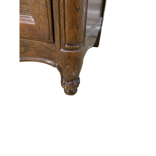 1980s Hickory Manufacturing Company Tripe Dresser For Sale In Indianapolis - Image 6 of 11