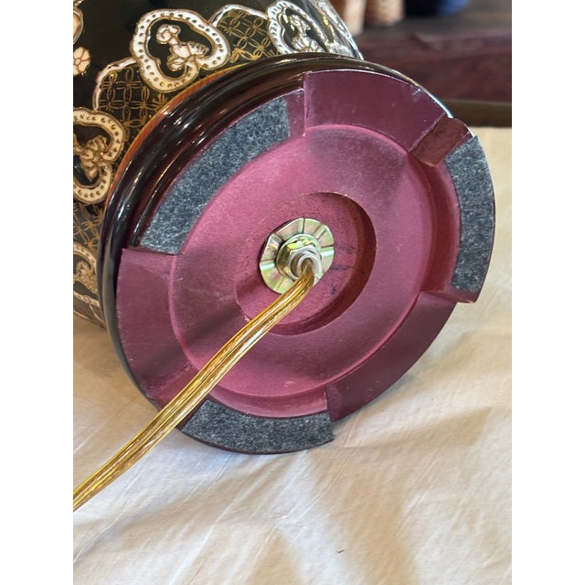 Vintage Black and Red Chinoiserie Style Table Lamp For Sale In Saint Louis - Image 6 of 9