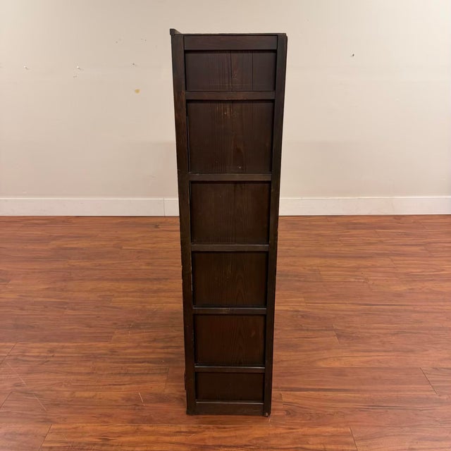 Early 20th Century Vintage Japanese Mizuya Tansu Chest With Textured Glass and Sliding Doors For Sale - Image 5 of 18