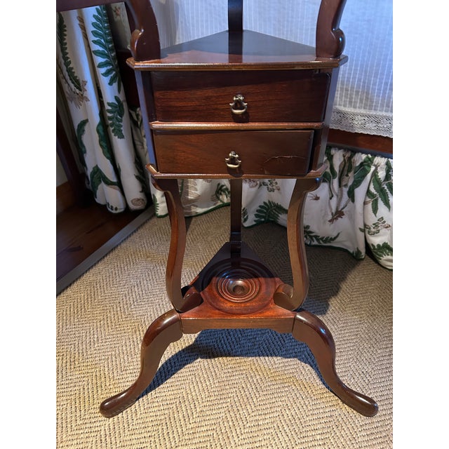 Traditional Late 20th Century Georgian-Style Plant Stand For Sale - Image 3 of 5