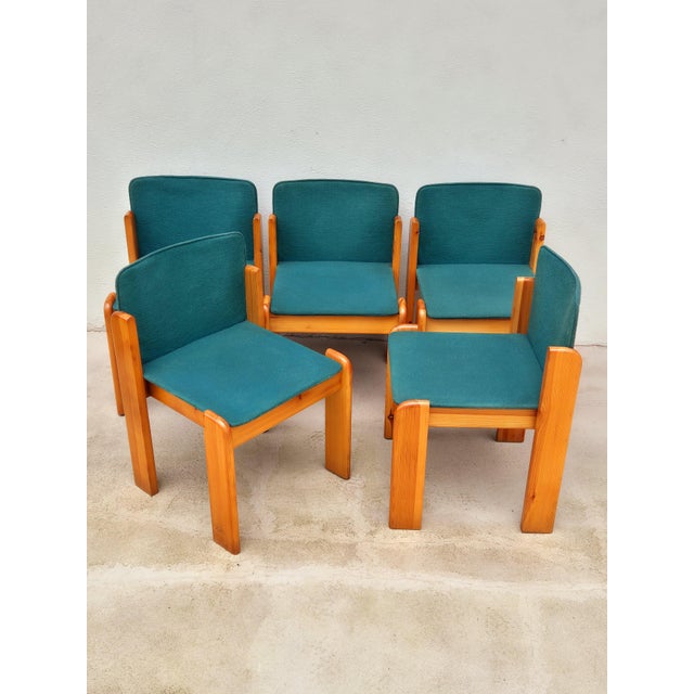 Chairs in Ash and Green Fabric, Italy, 1970s, Set of 5, in Good conditions. Designed 1970 to 1979