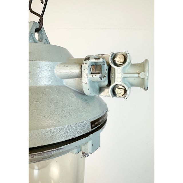 Vintage Industrial Cast Aluminium Light from Elektrosvit, 1970s For Sale - Image 6 of 14
