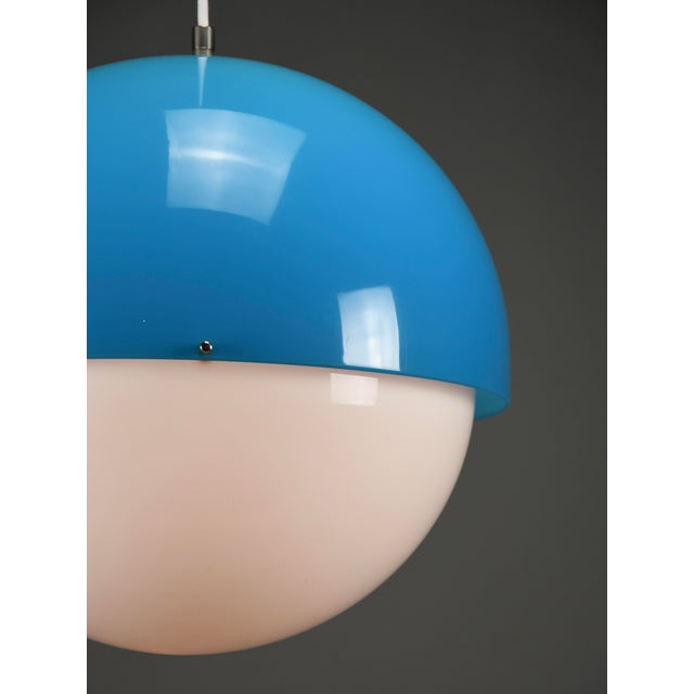White Model 4021 Blue Methacrylate Pendant Lamp by Luigi Bandini Buti for Kartell, Italy, 1960s For Sale - Image 8 of 18