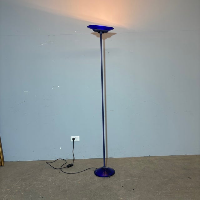 Splendid jill designer floor lamp by arteluce. Made of electric blue murano glass, designed by king, miranda and arnaldi...