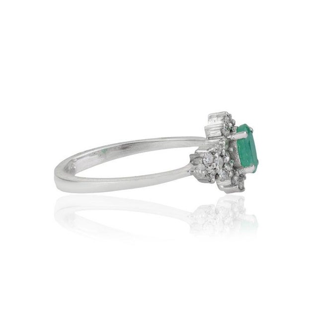 Contemporary Art Deco Oval Emerald & Diamond Halo Cluster Ring in Silver, Size 7.5 For Sale - Image 3 of 12