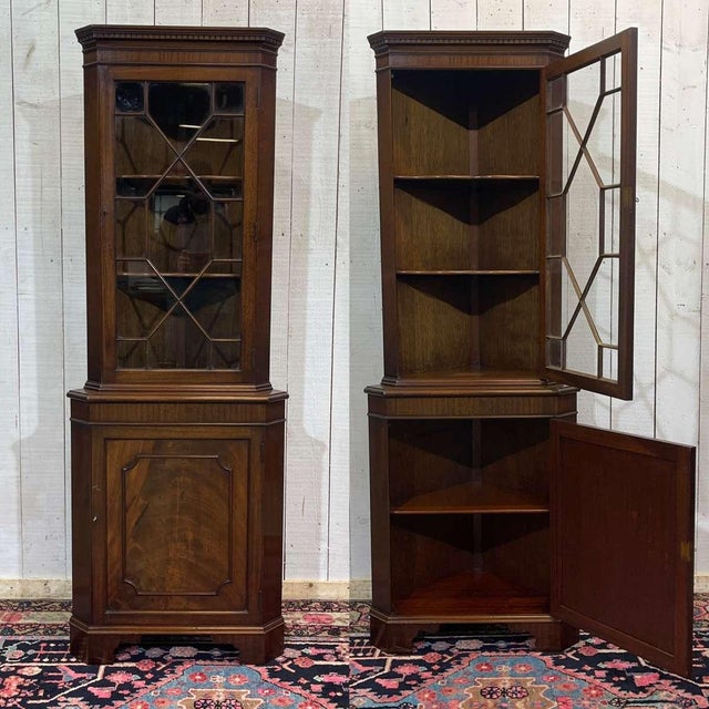 English mahogany corner cabinet from the 1950s - H=1.81m, W=65cm, D=43cm.