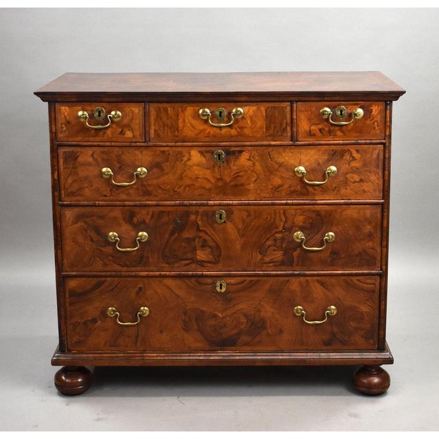 George III Burr Walnut Chest of Drawers, 1790 For Sale - Image 3 of 11