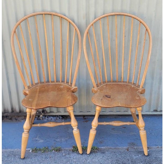 Folk Art Mid 20th Century Set of Four Natural Bowback Windsor Chairs For Sale - Image 3 of 7