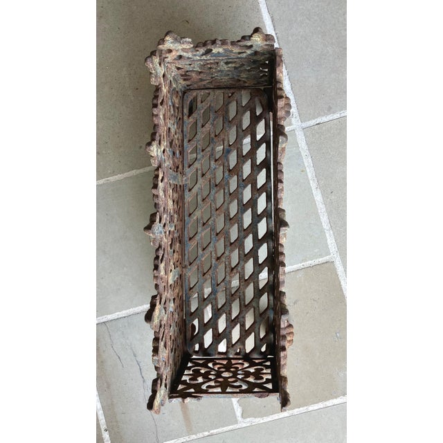 Late 19th-Century Victorian Gothic-Style Cast Iron Fleur-De-Lis Tracery Panel Jardinière on Lion Paw Feet For Sale - Image 13 of 18