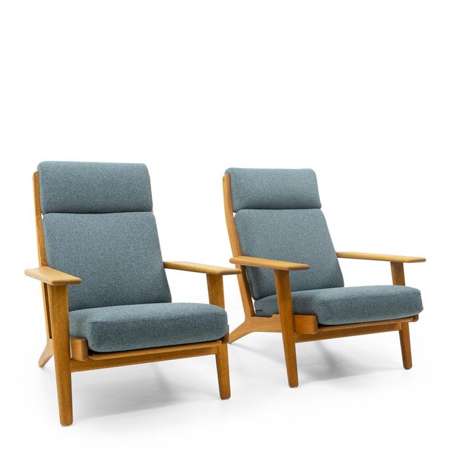 One of the most recognized designs by Hans Wegner and probably the whole danish mid-century modern period is the GE 290...