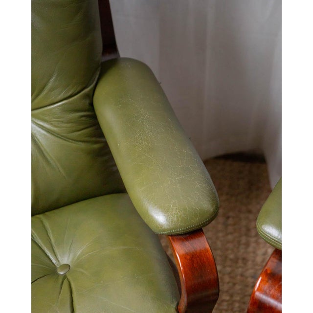 Mid-Century Modern 1970s Mid-Century Modern Bentwood Beech and Leather Lounge Chairs - A Pair For Sale - Image 3 of 15