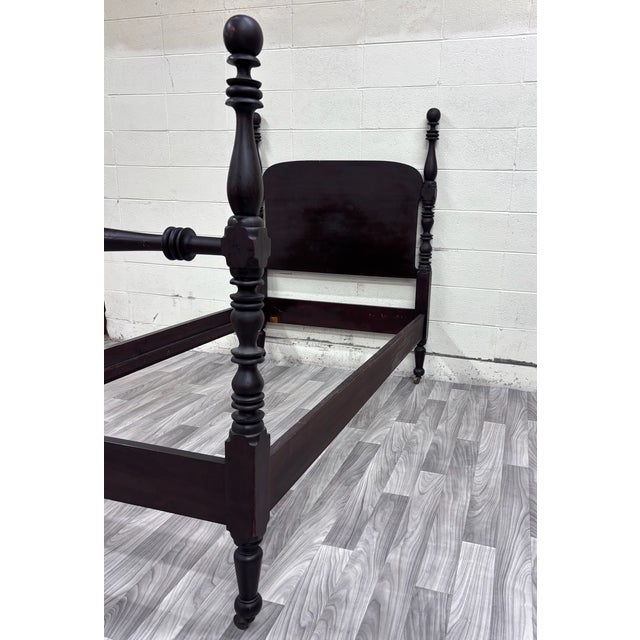 Antique Twin Size Victorian Cannonball Finial Spool & Bobbin Four Poster Bed For Sale - Image 4 of 7