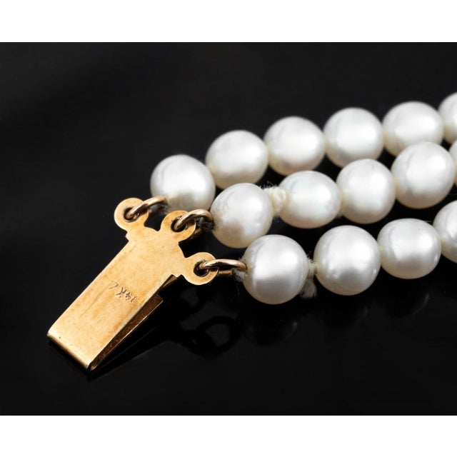14k Gold Triple Strand Pearl Bracelet For Sale - Image 4 of 7