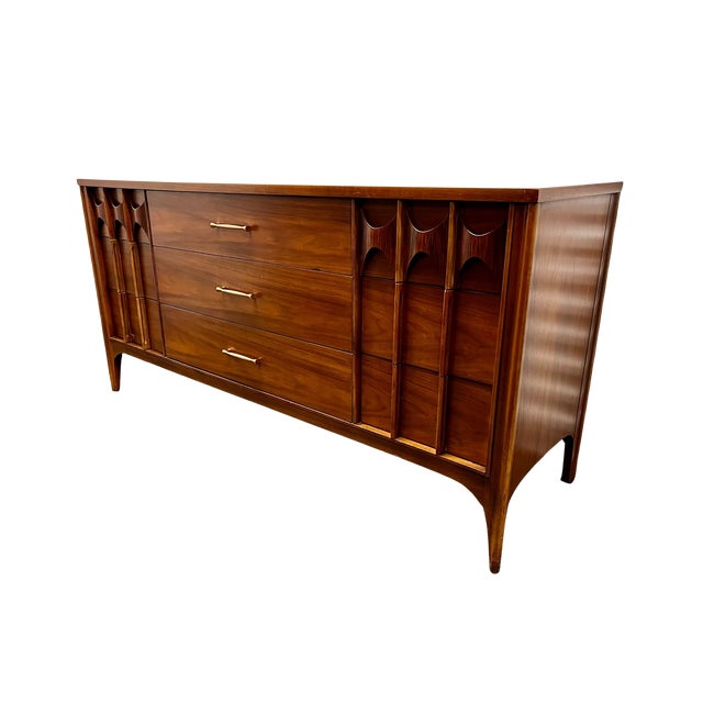 Mid-Century Modern 1960s Iconic Walnut and Rosewood Kent Coffey "Perspecta" Mid-Century Modern 9-Drawer Dresser With Mirror For Sale - Image 3 of 18