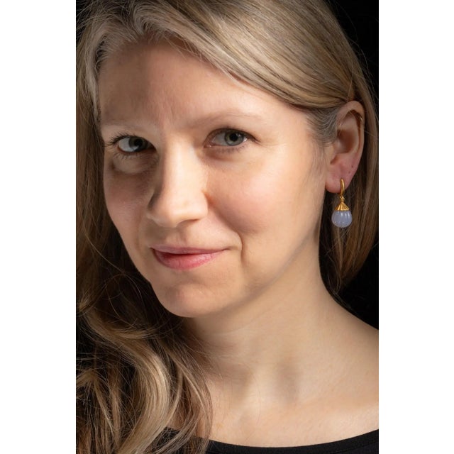 Contemporary Pair of Chalcedony, Diamond and 18k Gold Drop Hoop Earrings For Sale - Image 3 of 4