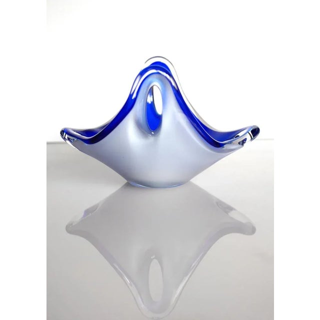 Mid-Century Modern Glass Art Coquille Bowl by Paul Kedelv for Flygsfors For Sale - Image 4 of 10
