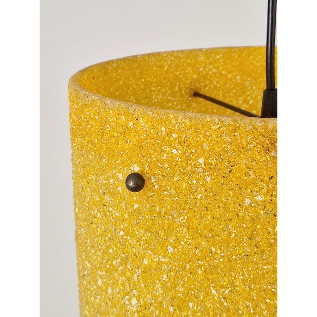 Cool spherical design lamp, sugar tube hanging lamp covered with thousands of small grains, which is why they are called...