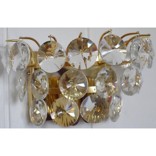 Vintage Brass and Lead Crystal Wall Lamp from H. Richter, 1960s For Sale - Image 4 of 6