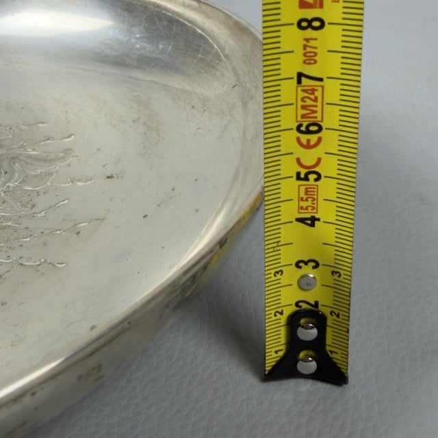 800 Silver Centerpiece with Relief Engraved Flowers by L. Greppi, 1960s For Sale - Image 10 of 11