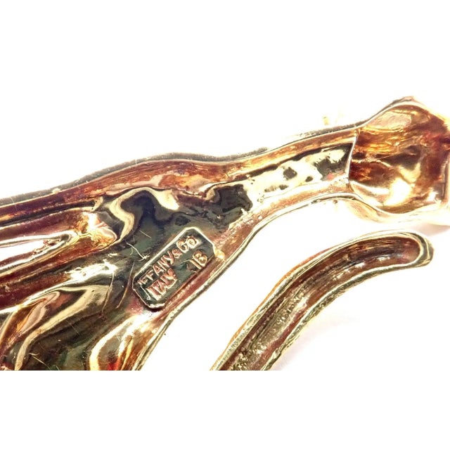 Metal Mid 20th Century Tiffany & Co. Yellow Gold Emerald Cat Pin Brooch For Sale - Image 7 of 11