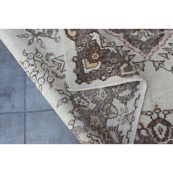 1960s Vintage Turkish Hand-Knotted Rug - 6′ × 10′ For Sale - Image 4 of 10