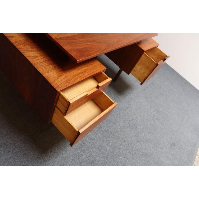 Mid Century Floating Top Walnut Desk by Milo Baughman for Glenn of California For Sale - Image 10 of 18