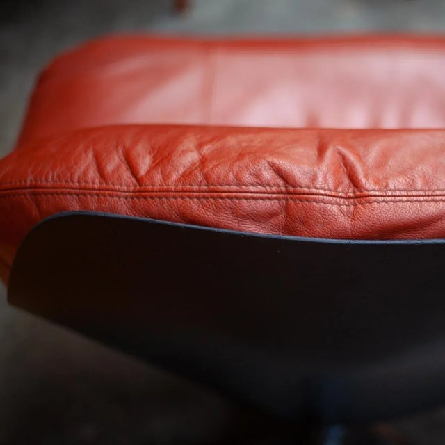Leather & Fiberglass Lounge Chair, 1970s For Sale - Image 9 of 10