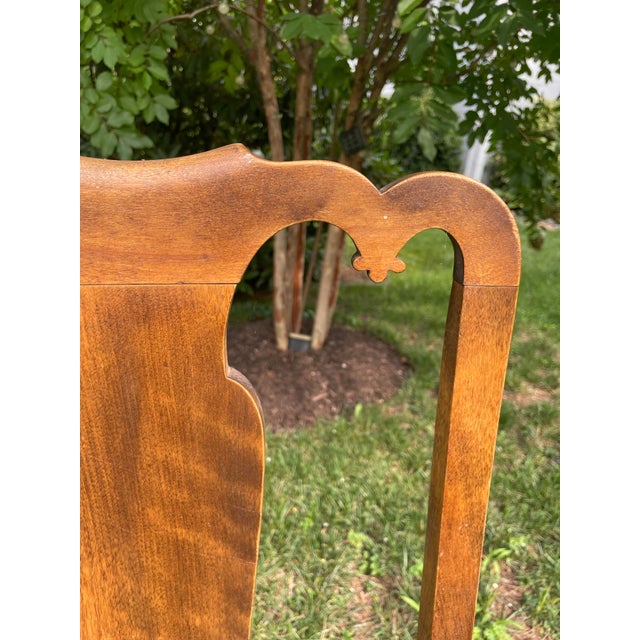 Queen Anne Set of 6 Vintage Custom Bench-Made Queen Anne Walnut Dining Chairs With Burl Details For Sale - Image 3 of 6