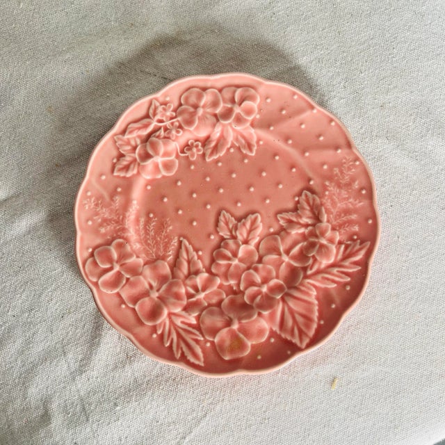 English Bordallo Pinherio Pink Dogwood Pattern Plate For Sale - Image 3 of 3