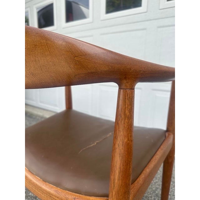 Original Hans Wegner for Johannes Hansen "The Chair" Teak and Leather Round Chair 60s For Sale - Image 10 of 15