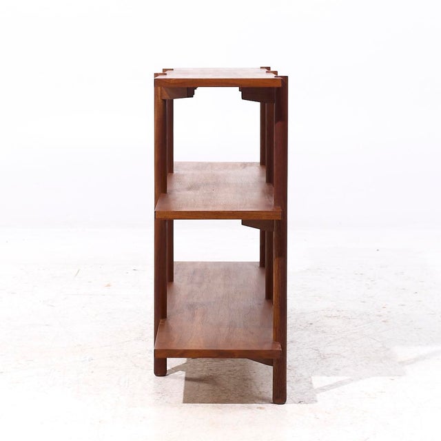 Mid 20th Century Milo Baughman for Glenn of California Mid Century Walnut 3 Tier Bookcase For Sale - Image 5 of 9