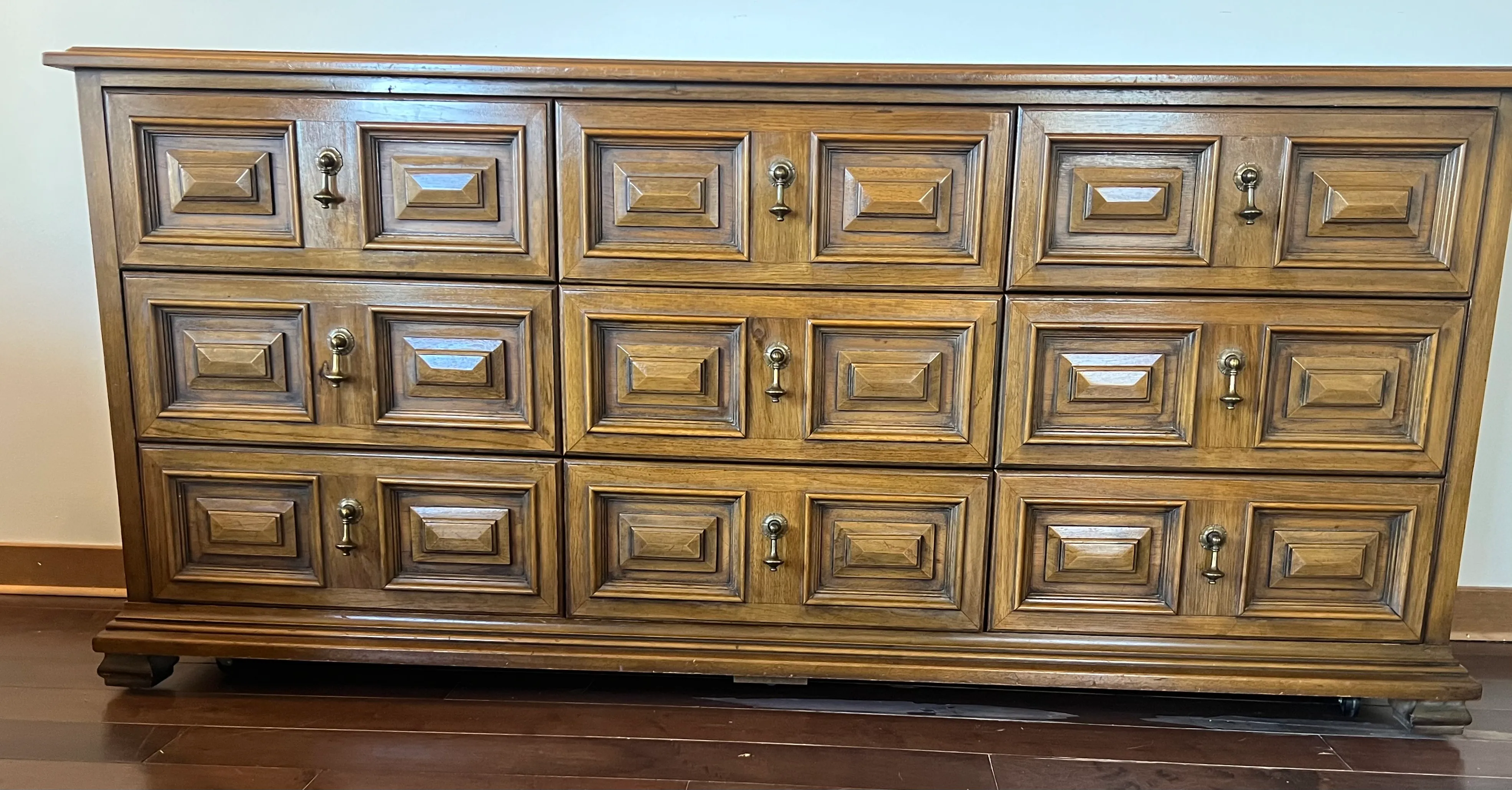 Vintage Drexel Esperado Mid Century Nine Drawer Dresser Solid Wood
