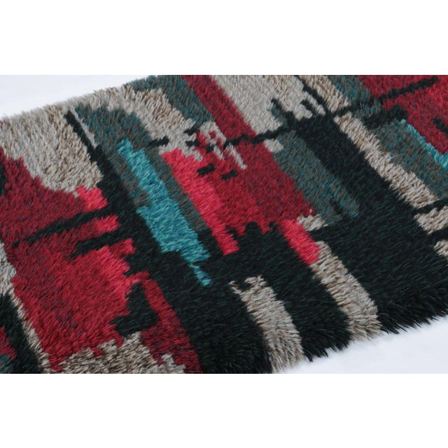 Rug & Kilim Vintage Swedish Rya Rug With Polychromatic Abstract Pattern - Rug & Kilim For Sale - Image 4 of 7
