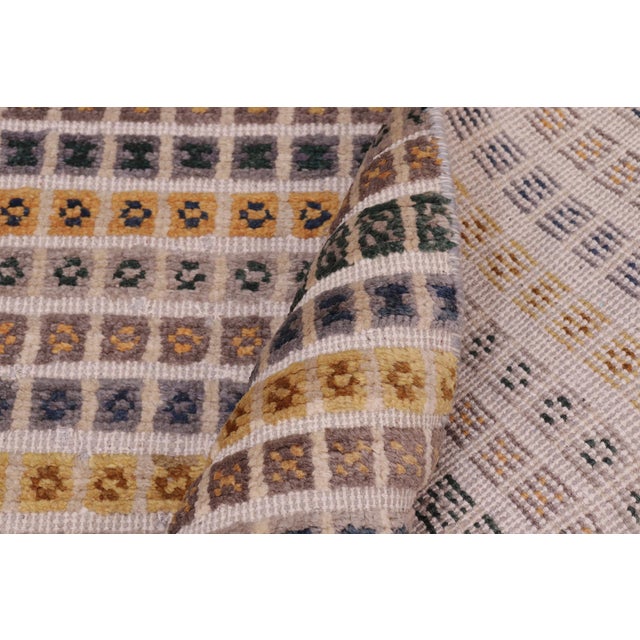 Textile Boho Chic Gray/Blue High Low Wool Rug - 7'9'' X 10'6'' For Sale - Image 7 of 8