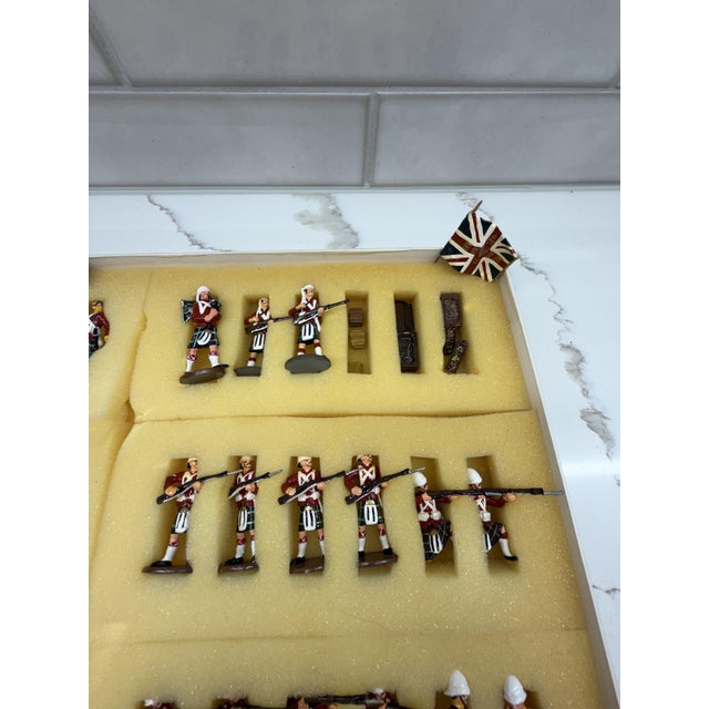 Metal 1990s King & Country Seaforths Painted Lead Soldier Set For Sale - Image 7 of 17