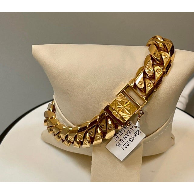 Vintage 22 Karat Yellow Gold 102.1 Gm Cuban link Bracelet Unisex For Sale - Image 14 of 18