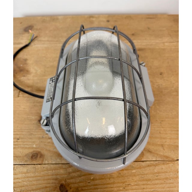 Gray Vintage Industrial Cast Aluminium Wall Light from Elektrosvit, 1970s For Sale - Image 8 of 17